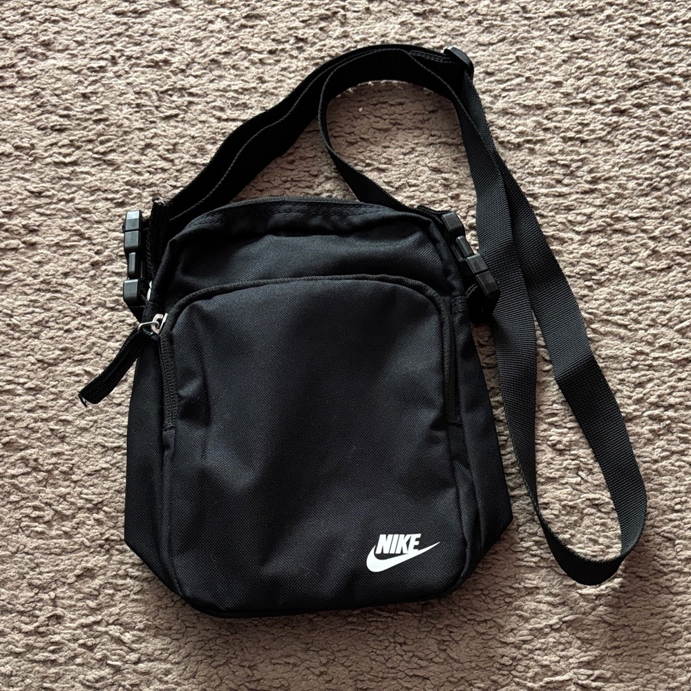 Nike Black Messenger Bag